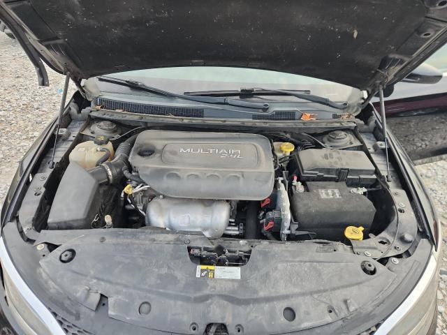 Photo 11 from auction – 2015 CHRYSLER 200 LIMITE with VIN 1C3CCCAB4FN531952