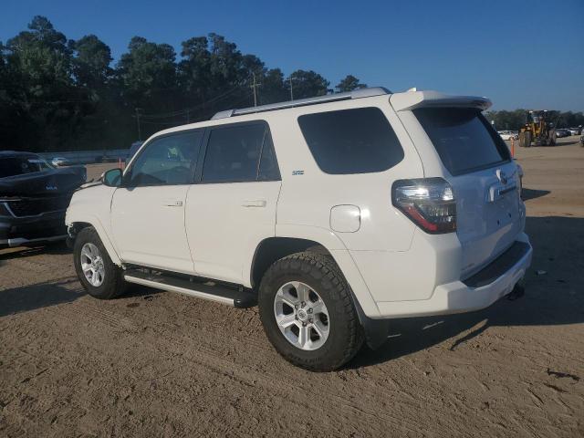 Photo 2 from auction – 2018 TOYOTA 4RUNNER SR with VIN JTEZU5JR2J5179924
