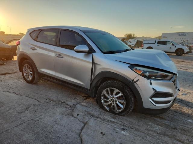 Photo 4 from auction – 2016 HYUNDAI TUCSON SE with VIN KM8J23A42GU028608