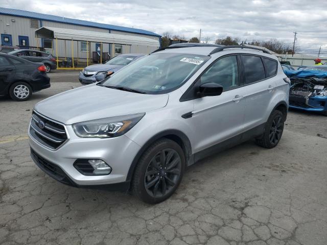 FORD ESCAPE SE 2018 with VIN 1FMCU9GD0JUD13327 - Photo from auction