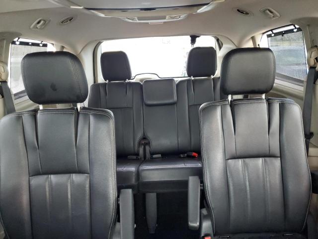 Photo 10 from auction – 2016 CHRYSLER TOWN & COU with VIN 2C4RC1CGXGR285934