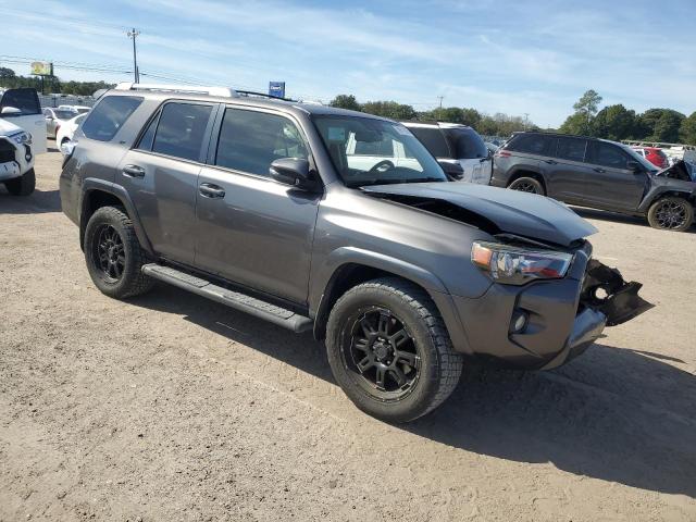 Photo 4 from auction – 2018 TOYOTA 4RUNNER SR with VIN JTEZU5JR1J5177064