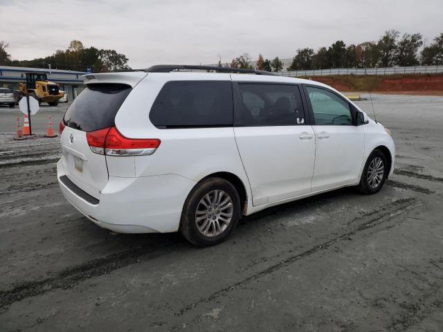 Photo 3 from auction – 2011 TOYOTA SIENNA XLE with VIN 5TDYK3DC9BS096794