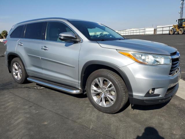 Photo 4 from auction – 2015 TOYOTA HIGHLANDER with VIN 5TDJKRFH9FS187325