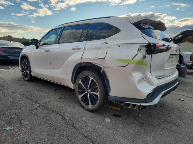 Photo 2 from auction – 2021 TOYOTA HIGHLANDER with VIN 5TDJZRBH7MS102982