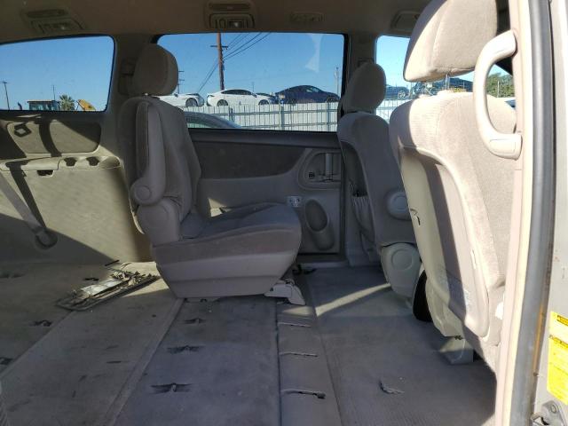 Photo 11 from auction – 2004 TOYOTA SIENNA CE with VIN 5TDZA23C64S106378