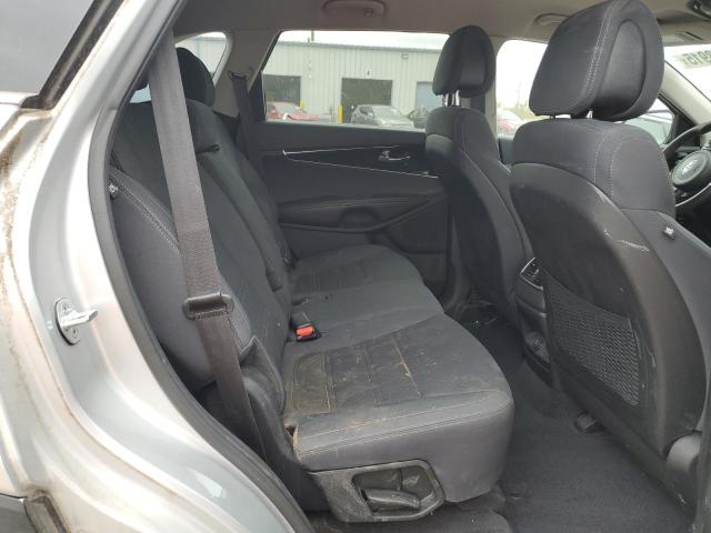 Photo 11 from auction – 2016 KIA SORENTO with VIN 5XYPG4A30GG103823