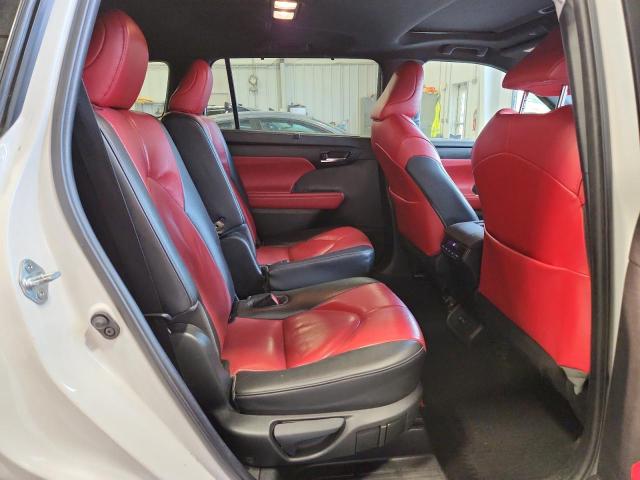 Photo 11 from auction – 2021 TOYOTA HIGHLANDER with VIN 5TDJZRBH7MS109852