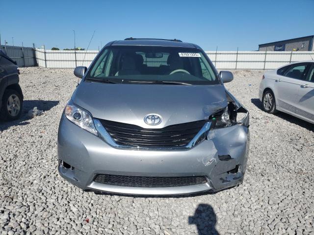 Photo 5 from auction – 2014 TOYOTA SIENNA LE with VIN 5TDKK3DC0ES513777
