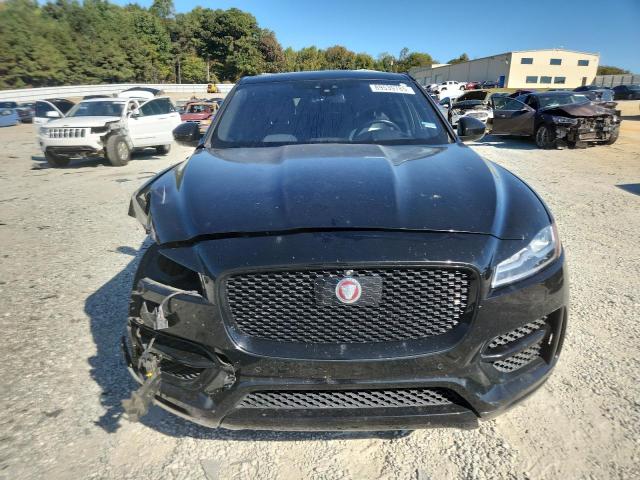 Photo 5 from auction – 2017 JAGUAR F-PACE R - with VIN SADCL2BVXHA899713