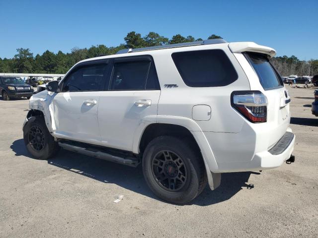 Photo 2 from auction – 2015 TOYOTA 4RUNNER SR with VIN JTEBU5JR1F5203459