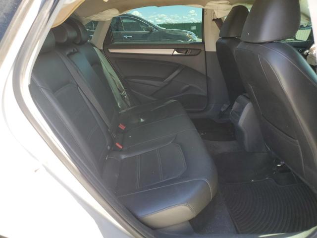 Photo 10 from auction – 2015 VOLKSWAGEN PASSAT S with VIN 1VWAT7A38FC049982