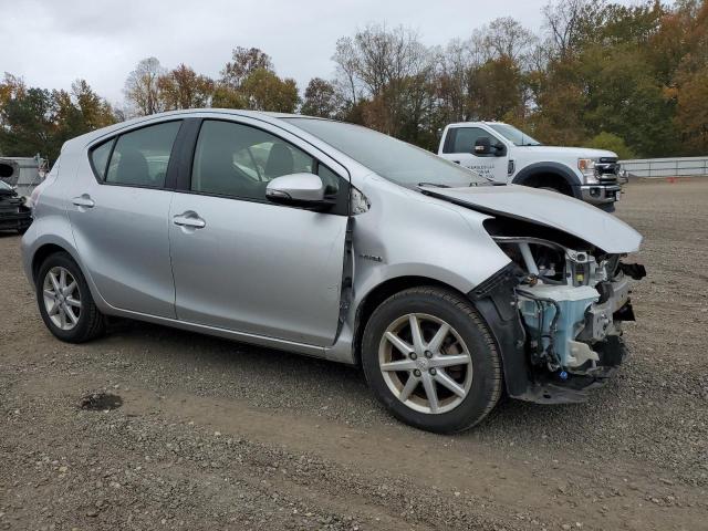 Photo 4 from auction – 2014 TOYOTA PRIUS C with VIN JTDKDTB38E1571033