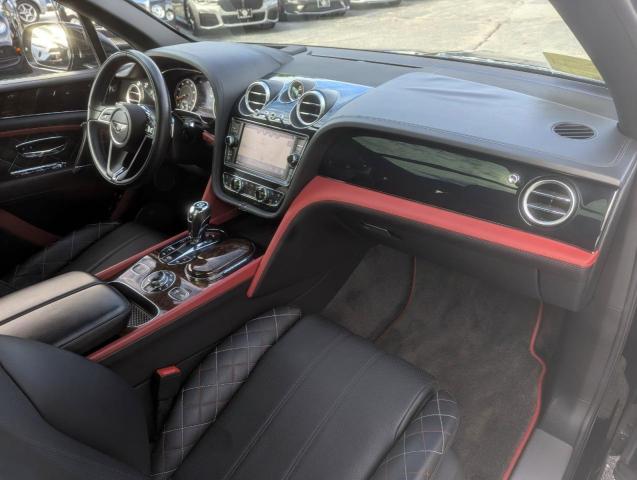 Photo 12 from auction – 2018 BENTLEY BENTAYGA with VIN SJAAC2ZV8JC021962
