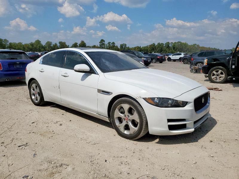 Photo 4 from auction – 2017 JAGUAR XE with VIN SAJAR4BG5HA973569