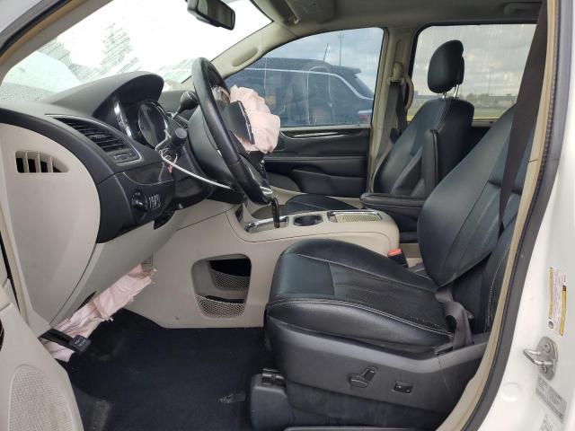 Photo 7 from auction – 2016 CHRYSLER TOWN & COU with VIN 2C4RC1CGXGR285934