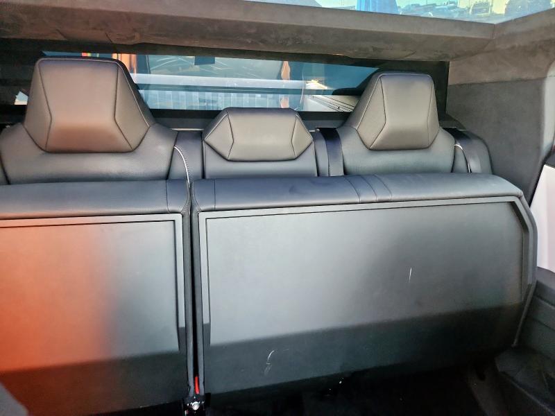 Photo 10 from auction – 2024 TESLA CYBERTRUCK with VIN 7G2CEHED2RA007856