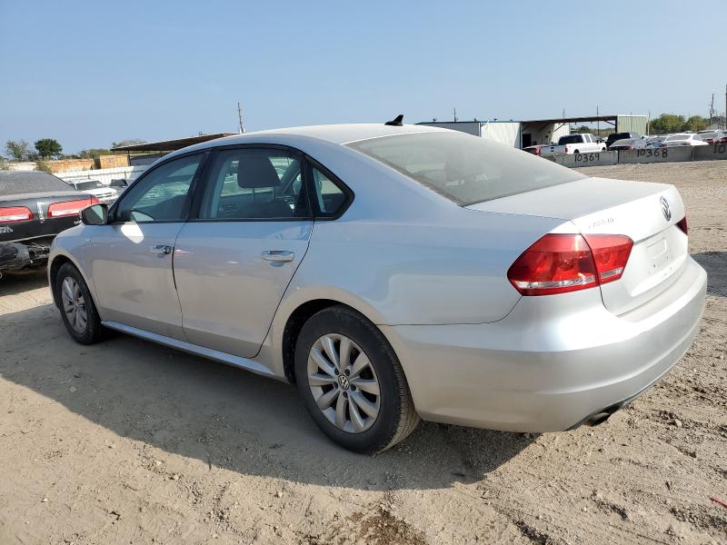 Photo 2 from auction – 2015 VOLKSWAGEN PASSAT S with VIN 1VWAT7A33FC058959