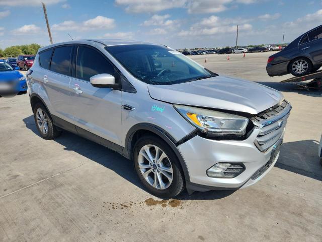 Photo 4 from auction – 2017 FORD ESCAPE with VIN 1FMCU9G99HUB46245
