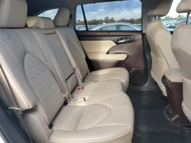Photo 11 from auction – 2021 TOYOTA HIGHLANDER with VIN 5TDHZRBHXMS130581