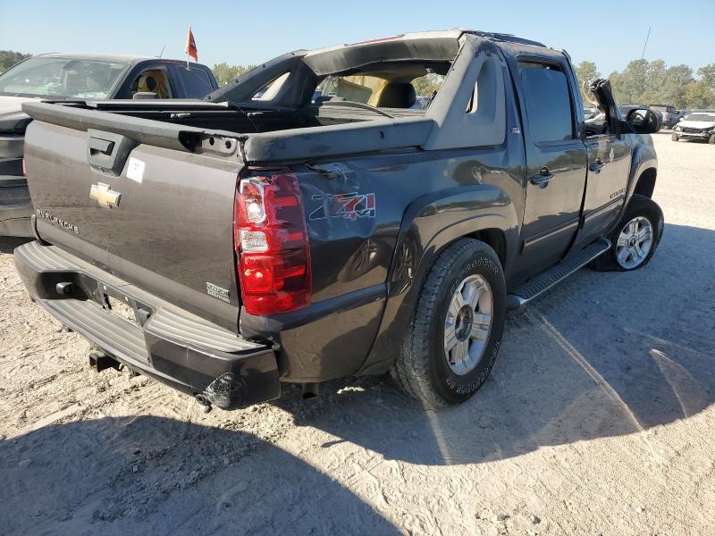 Photo 3 from auction – 2011 CHEVROLET AVALANCHE with VIN 3GNTKFE32BG301646