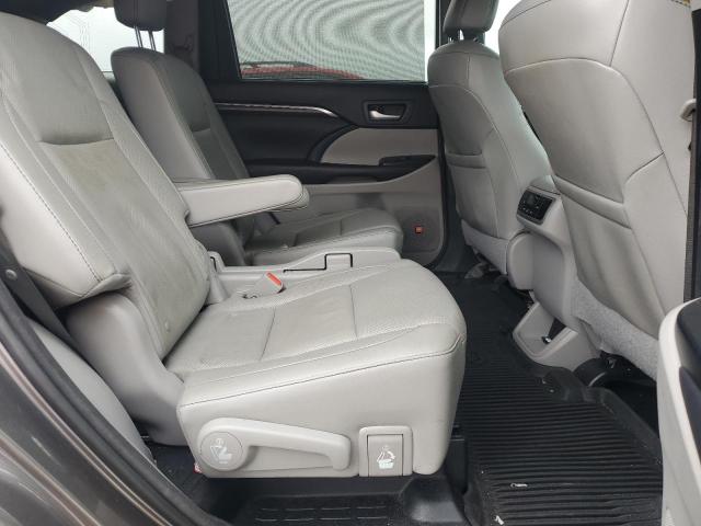 Photo 11 from auction – 2016 TOYOTA HIGHLANDER with VIN 5TDYKRFH4GS179679