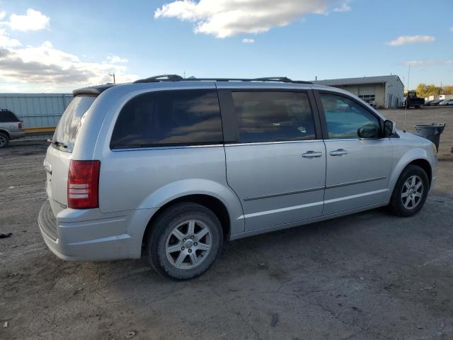 Photo 3 from auction – 2010 CHRYSLER TOWN & COU with VIN 2A4RR5D15AR451553