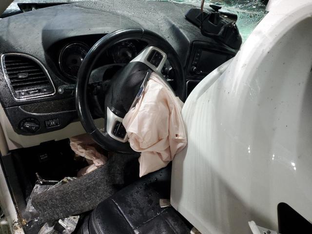 Photo 8 from auction – 2015 CHRYSLER TOWN & COU with VIN 2C4RC1BG9FR515270