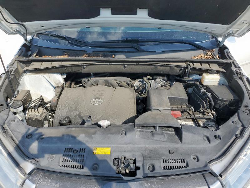 Photo 12 from auction – 2018 TOYOTA HIGHLANDER SE with VIN 5TDKZRFH8JS544762