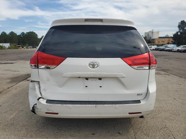 Photo 6 from auction – 2011 TOYOTA SIENNA XLE with VIN 5TDYK3DCXBS066929