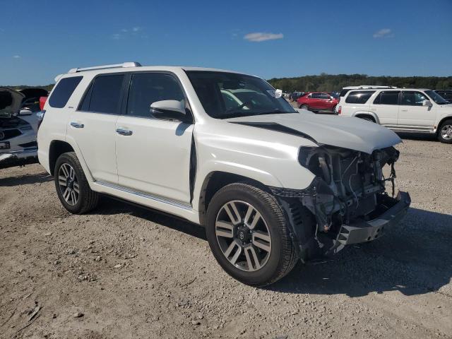 Photo 4 from auction – 2017 TOYOTA 4RUNNER SR with VIN JTEBU5JR1H5440262