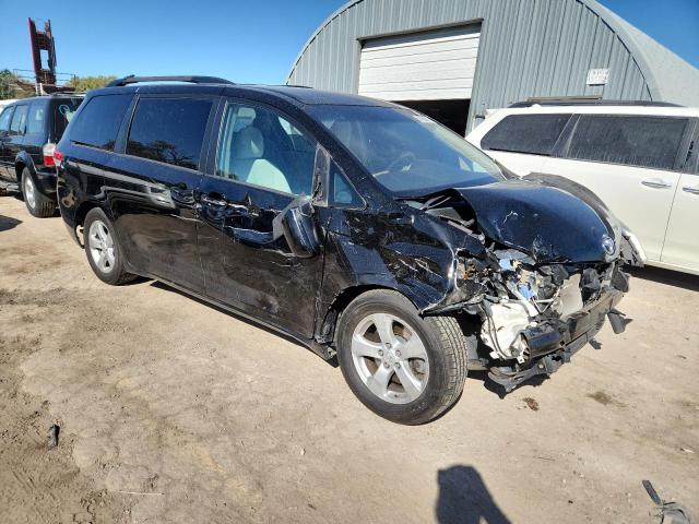 Photo 4 from auction – 2011 TOYOTA SIENNA with VIN 5TDKK3DC7BS087209