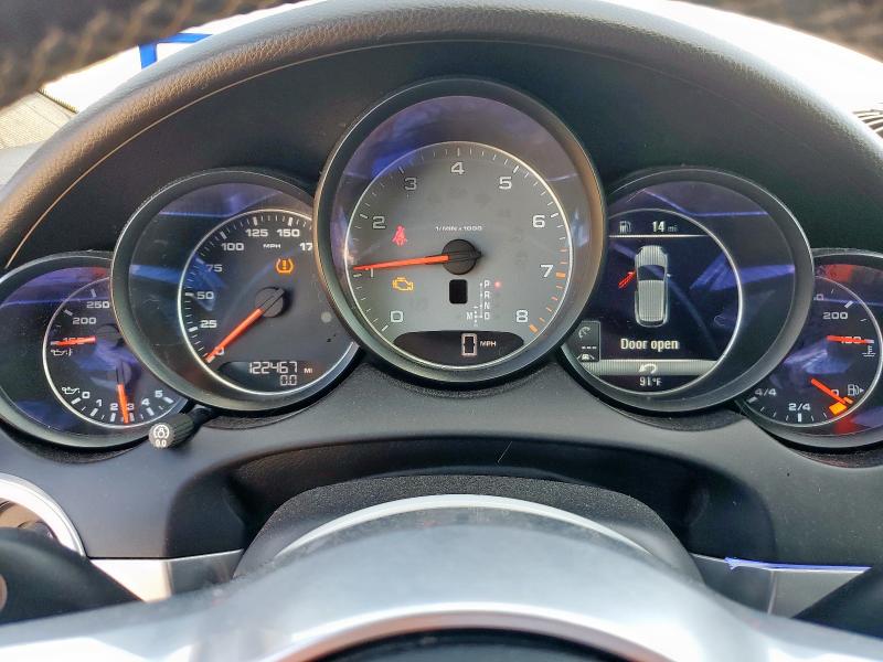 Photo 9 from auction – 2017 PORSCHE CAYENNE S with VIN WP1AB2A21HLA50148