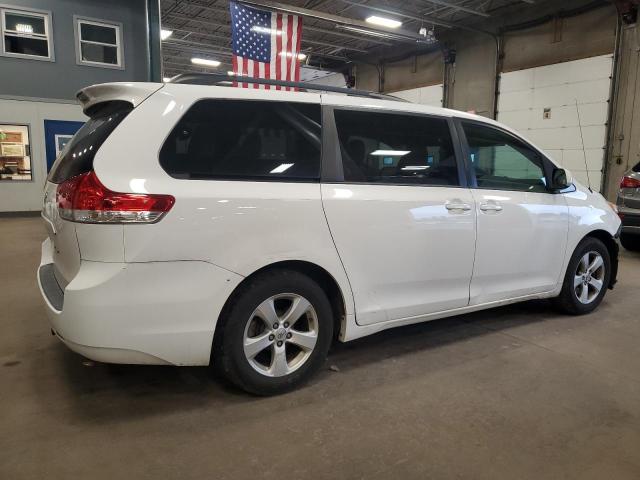 Photo 3 from auction – 2013 TOYOTA SIENNA LE with VIN 5TDKK3DC2DS397156