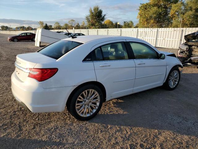 Photo 3 from auction – 2013 CHRYSLER 200 TOURIN with VIN 1C3CCBBG0DN697015