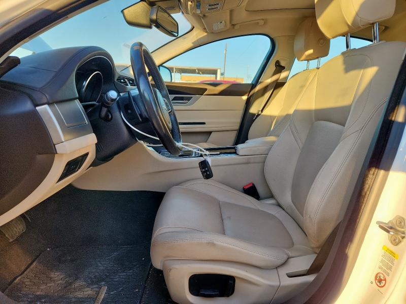 Photo 7 from auction – 2017 JAGUAR XF PREMIUM with VIN SAJBJ4BV4HCY40364