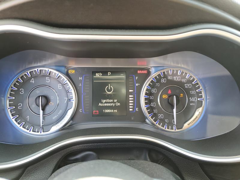 Photo 9 from auction – 2015 CHRYSLER 200 LIMITE with VIN 1C3CCCAB6FN562927