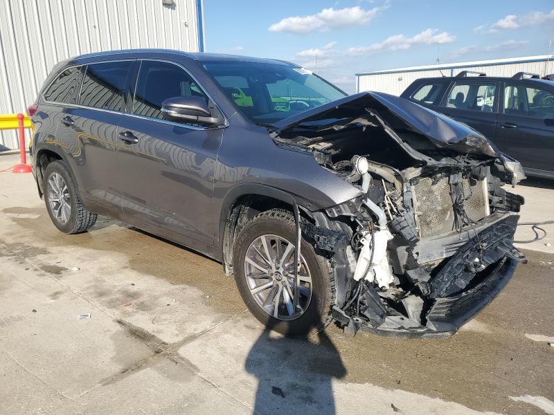 Photo 4 from auction – 2018 TOYOTA HIGHLANDER with VIN 5TDKZRFH8JS544213