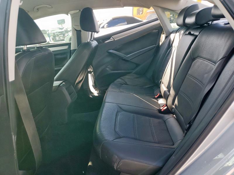Photo 10 from auction – 2015 VOLKSWAGEN PASSAT S with VIN 1VWAT7A38FC021583