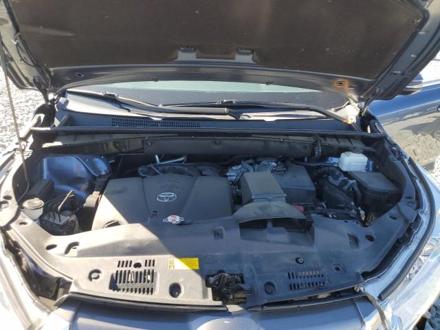 Photo 12 from auction – 2019 TOYOTA HIGHLANDER with VIN 5TDKZRFHXKS333628