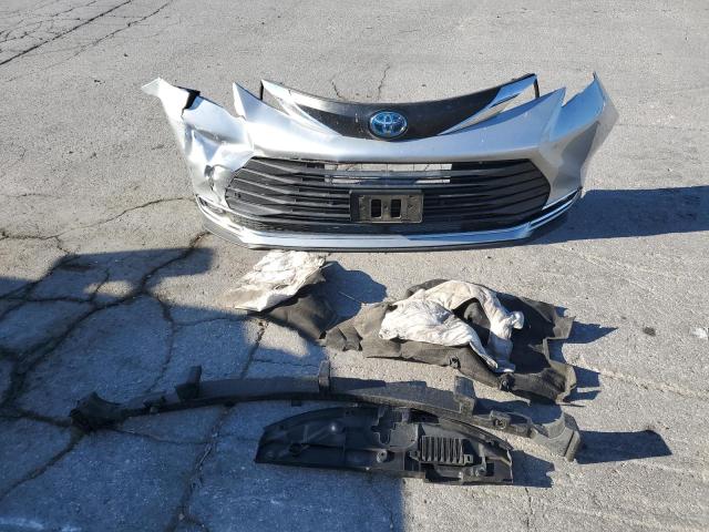 Photo 13 from auction – 2021 TOYOTA SIENNA XLE with VIN 5TDYRKEC8MS063597