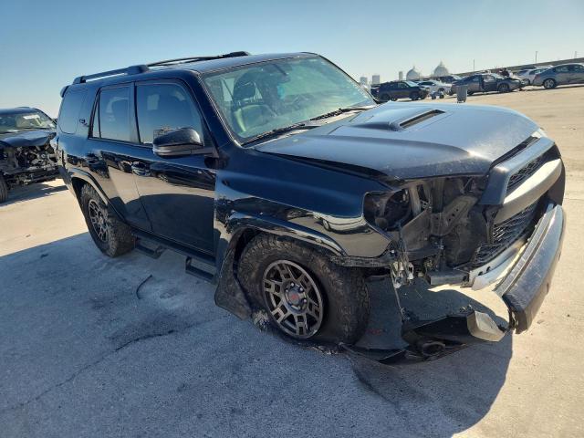 Photo 4 from auction – 2019 TOYOTA 4RUNNER SR with VIN JTEBU5JR6K5661718