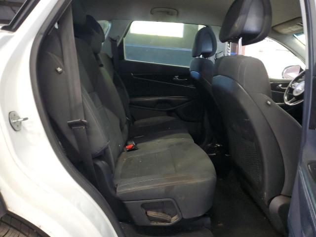 Photo 11 from auction – 2016 KIA SORENTO LX with VIN 5XYPGDA35GG046602