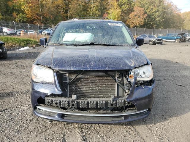 Photo 5 from auction – 2016 CHRYSLER TOWN & COU with VIN 2C4RC1BG5GR206378