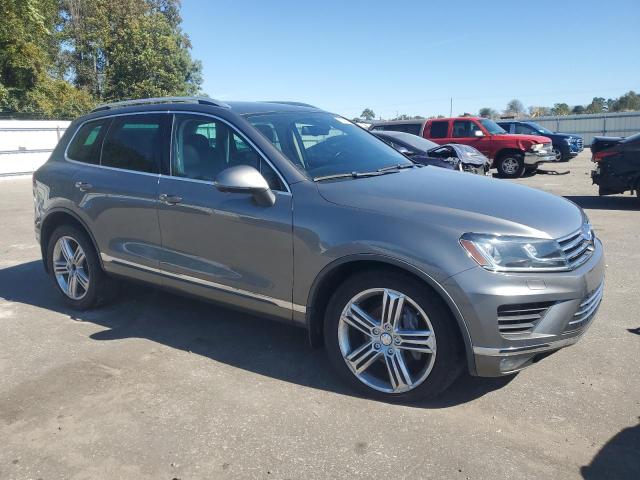 Photo 4 from auction – 2016 VOLKSWAGEN TOUAREG TDI with VIN WVGEP9BP3GD001769