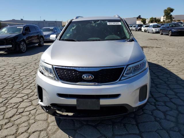 Photo 5 from auction – 2015 KIA SORENTO LX with VIN 5XYKTDA78FG600237