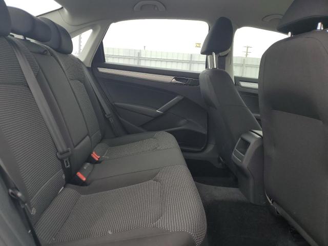 Photo 10 from auction – 2017 VOLKSWAGEN PASSAT S with VIN 1VWAT7A30HC055052