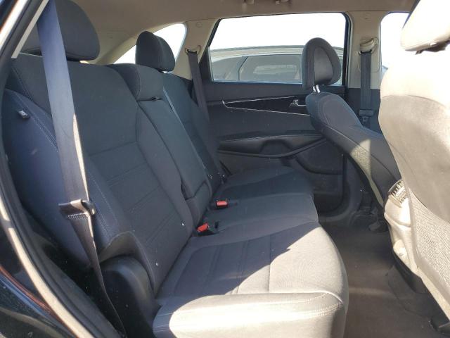 Photo 11 from auction – 2016 KIA SORENTO with VIN 5XYPG4A35GG017682
