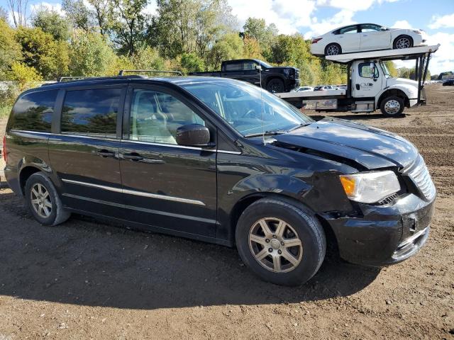 Photo 4 from auction – 2013 CHRYSLER TOWN & COU with VIN 2C4RC1BG4DR526223