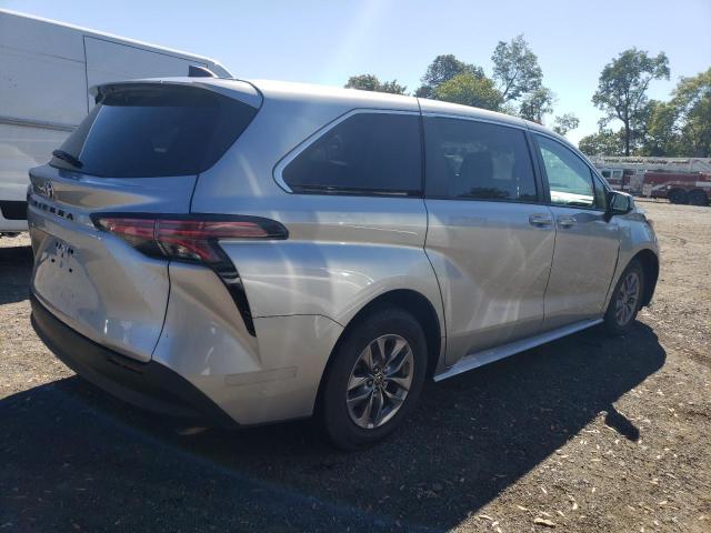 Photo 3 from auction – 2022 TOYOTA SIENNA LE with VIN 5TDKRKEC8NS116595